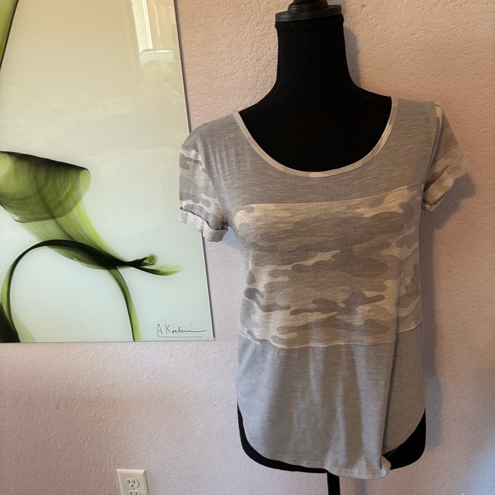 shirt size small